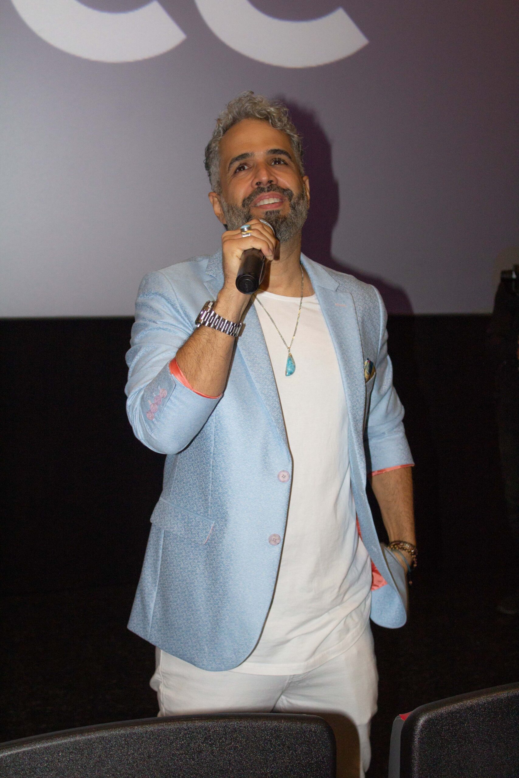 Daniel Santacruz presenta el documental “Larimar, la piedra azul” - El ...