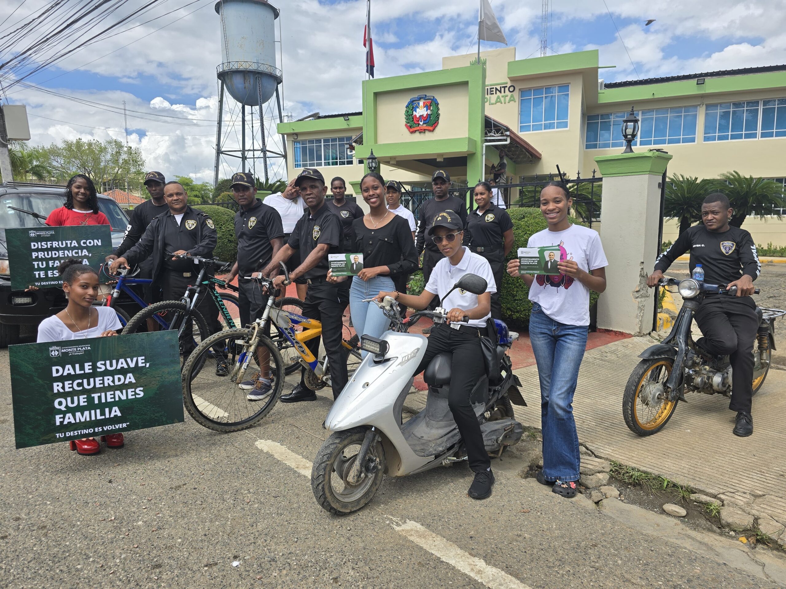 Alcaldía de Monte Plata realiza activo “Semana Santa Segura” para orientar a munícipes y visitantes Alcaldía de Monte Plata realiza activo “Semana Santa Segura” para orientar a munícipes y visitantes