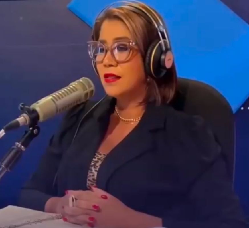 “Evitemos revisar celulares aunque tengamos las claves, ya que se considera un delito” “Evitemos revisar celulares aunque tengamos las claves, ya que se considera un delito”