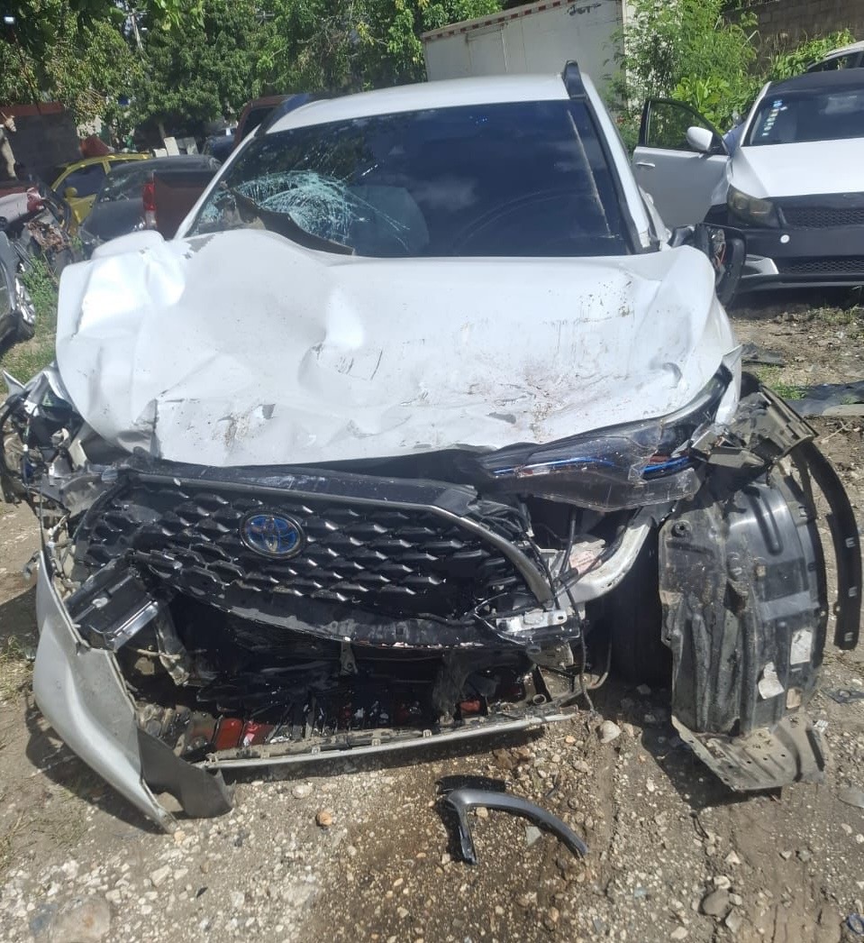 Muere pareja de esposos tras ser embestida por transporte en la autopista 6 de Noviembre Muere pareja de esposos tras ser embestida por transporte en la autopista 6 de Noviembre