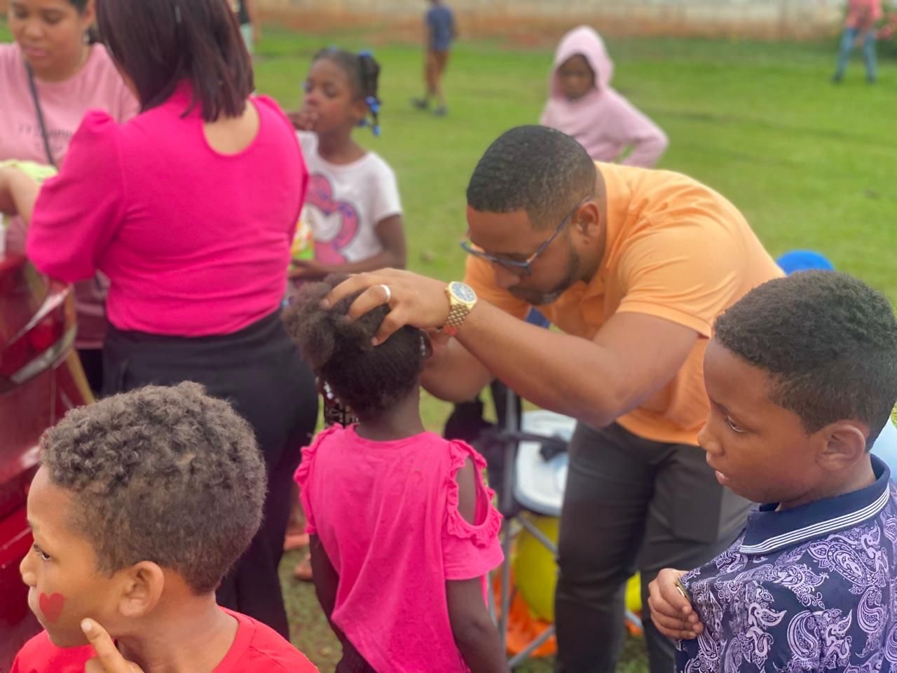 Diputado Jhon Contreras organiza “Tarde Atinado” para niños en Peralvillo, Monte Plata Diputado Jhon Contreras organiza “Tarde Atinado” para niños en Peralvillo, Monte Plata