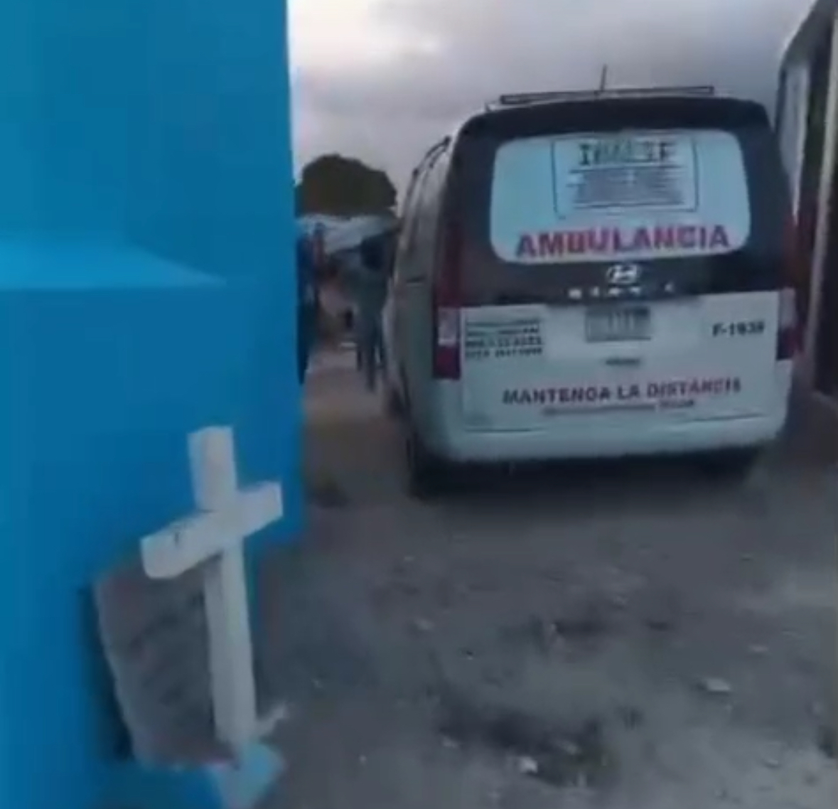 Video | Comunidad impide sepultura de cenizas sin identificar en Azua Video | Comunidad impide sepultura de cenizas sin identificar en Azua