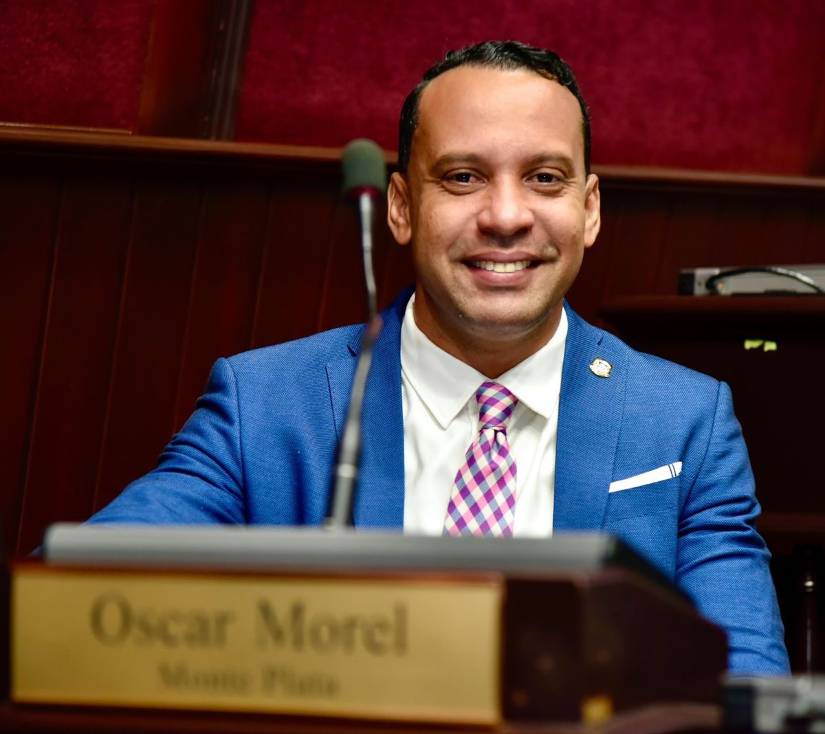 Oscar Morel cumple promesa de campaña y restablecimiento sistema eléctrico en la comunidad de El Chocolatín, Bayaguana Oscar Morel cumple promesa de campaña y restablecimiento sistema eléctrico en la comunidad de El Chocolatín, Bayaguana