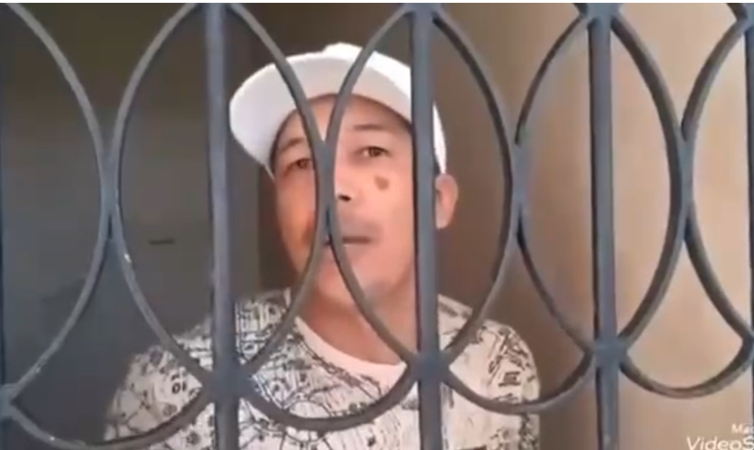 Video | Hombre denuncia fue arrestado al presentarse a la fiscalía de Mao por certificación de buena conducta Video | Hombre denuncia fue arrestado al presentarse a la fiscalía de Mao por certificación de buena conducta
