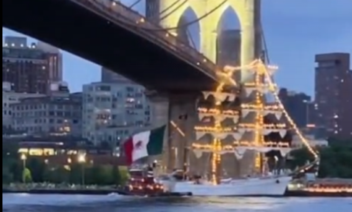 Video | Velero mexicano choca con el puente de Brooklyn en Nueva York Video | Velero mexicano choca con el puente de Brooklyn en Nueva York