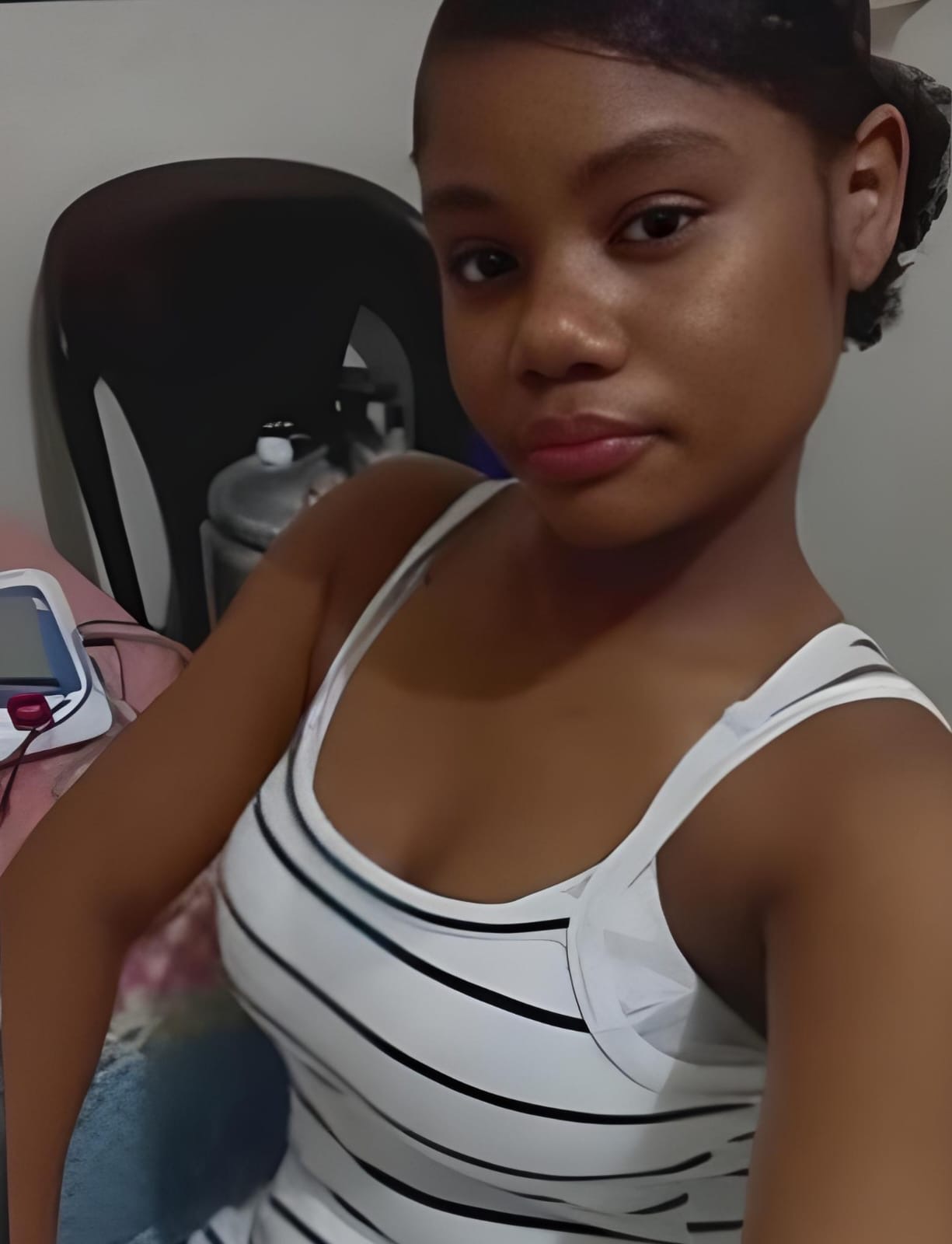 Familiares reportan que adolescente de 16 primaveras desaparecida en Hato Longevo