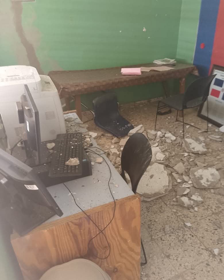 Se desploma empañete en centro educativo Fidelina Matos en La Guázara Se desploma empañete en centro educativo Fidelina Matos en La Guázara