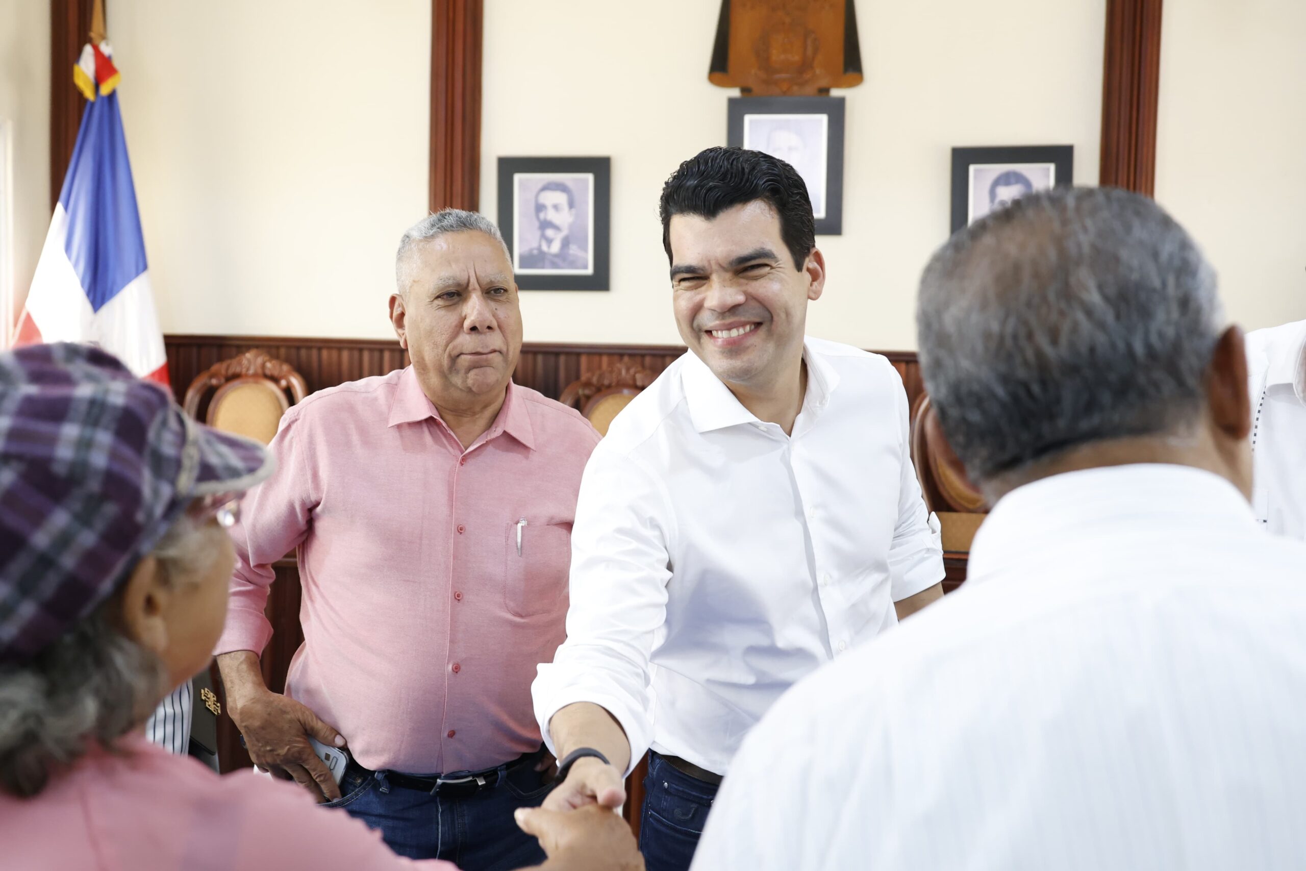 Wellington Arnaud se reune con comunitarios de Sajoma a quienes informa construcción de nuevo conducción Wellington Arnaud se reune con comunitarios de Sajoma a quienes informa construcción de nuevo conducción
