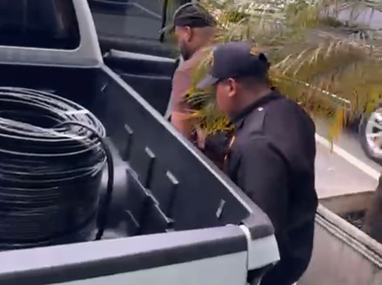 Policía Franquista arresta a hombre por robo de cables eléctricos propiedad de Edeeste Policía Franquista arresta a hombre por robo de cables eléctricos propiedad de Edeeste