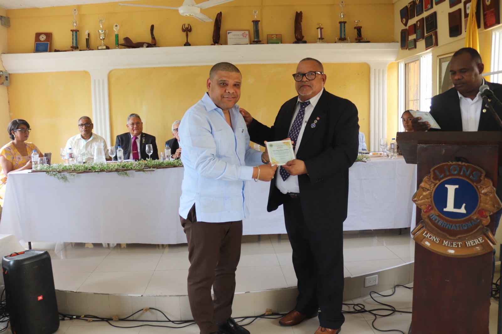 Club de Leones El Milloncito reconoce al diputado Ramón Raposo por su calado social en Santo Domingo Boreal Club de Leones El Milloncito reconoce al diputado Ramón Raposo por su calado social en Santo Domingo Boreal
