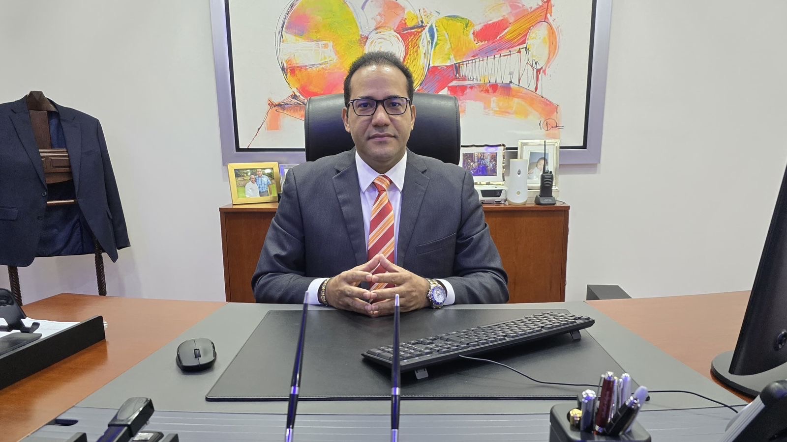 Salvador Holguín rechaza ley mordaza: “De no ser por las redes sociales y plataformas digitales ustedes no hubiesen llegado al poder” Salvador Holguín rechaza ley mordaza: “De no ser por las redes sociales y plataformas digitales ustedes no hubiesen llegado al poder”