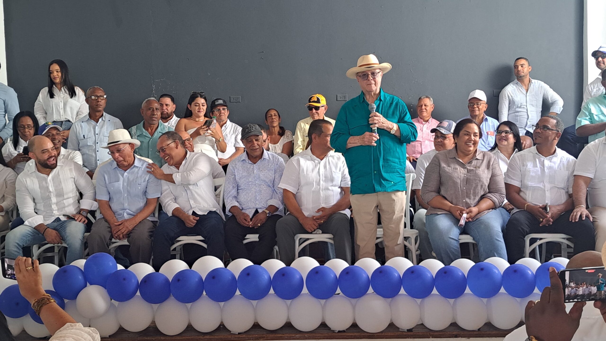 Hipólito Mejía encabeza acto en respaldo a la precandidatura de Carolina Mejía en Santiago Rodríguez Hipólito Mejía encabeza acto en respaldo a la precandidatura de Carolina Mejía en Santiago Rodríguez