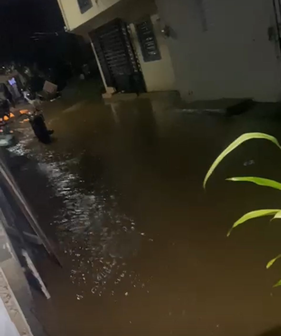 Lluvias provocan inundaciones en varios sectores de Constanza Lluvias provocan inundaciones en varios sectores de Constanza