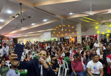 Omar Méndez comparte con su equipo político y dirigentes aliados en encuentro navideño