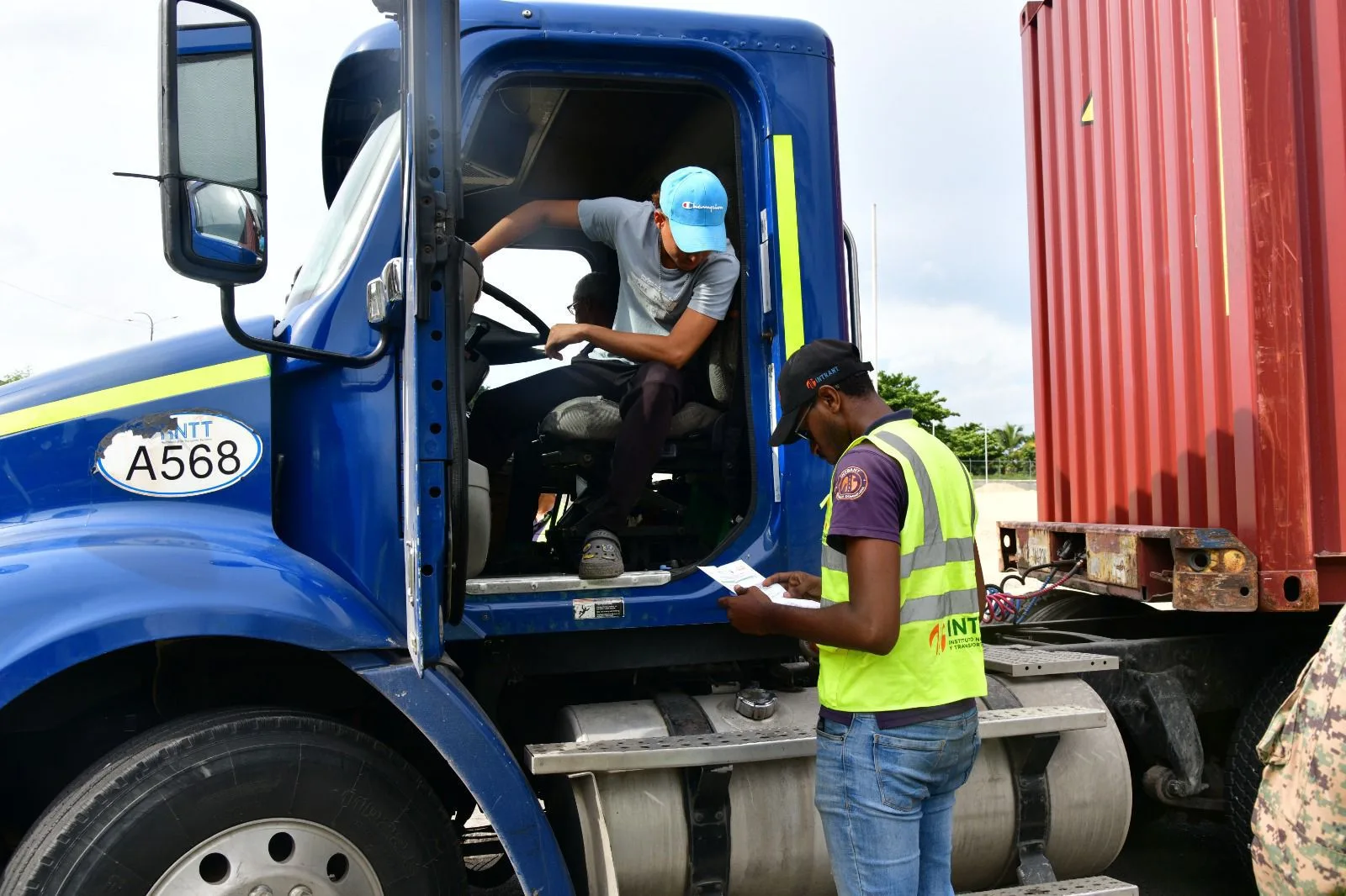 INTRANT restringe vehículos pesados durante Semana Santa 2026 para reforzar la seguridad vial - El Pregonero