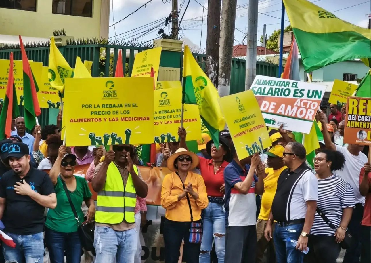 Frente Amplio cuestiona ajustes del gobierno y advierte duro golpe en ...